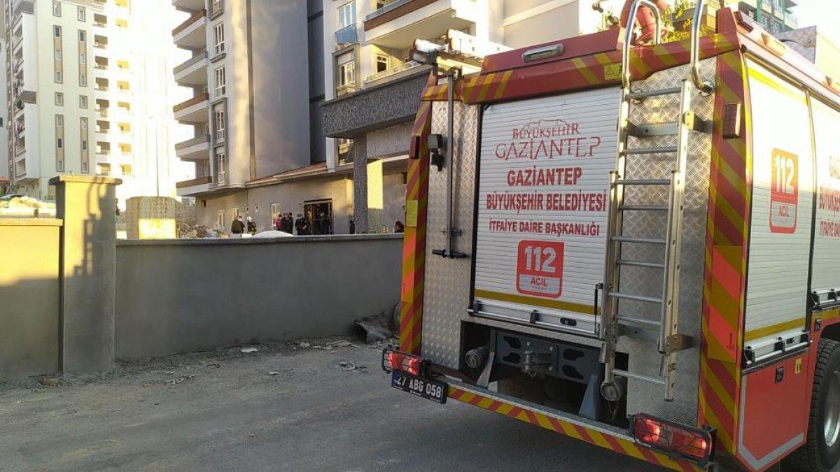 Gaziantep'te 12'nci kattan düşen boya işçisi hayatını kaybetti