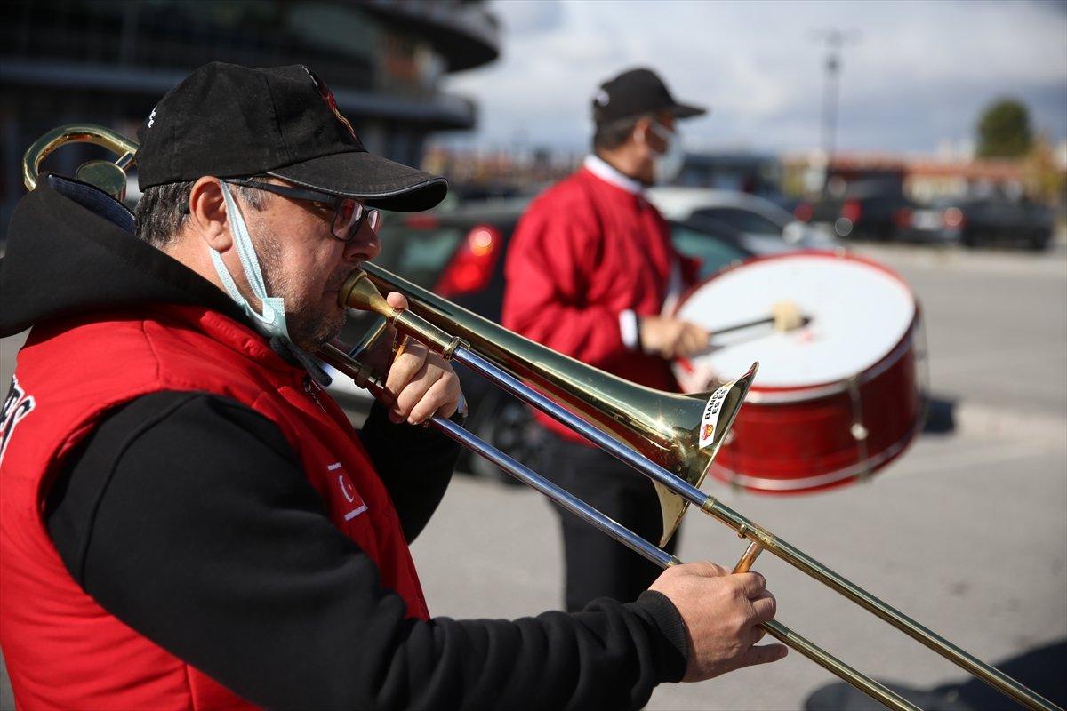 Eskişehirspor'un Bando Es-Es'i hüzünlü çalıyor