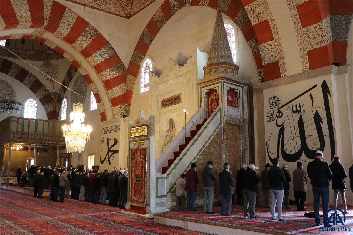 Edirne'de Diyanet'in açıklamasının ardından saflar sıklaştı