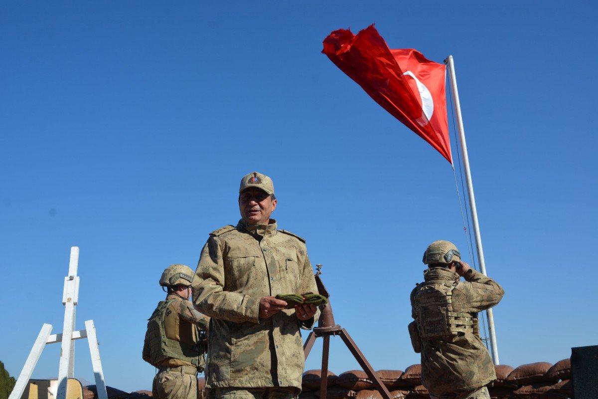 Hatice Nine, Rize'den Şırnak’a 55 çift çorap gönderdi