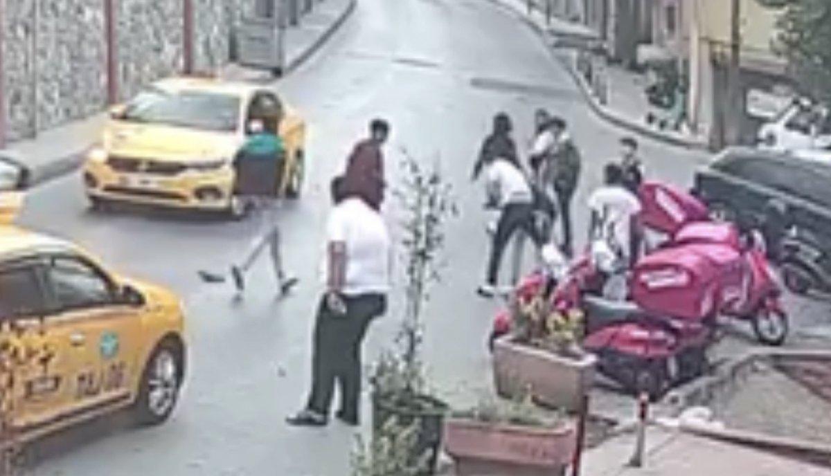 İstanbul'da telefonu çalınan şahıs, hırsızın arkadaşları tarafından darbedilip kaçırıldı