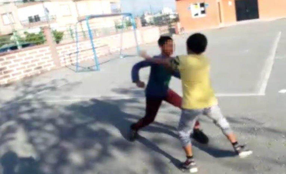 Antalya’da, çocukları dövüştürüp tezahürat yaptılar