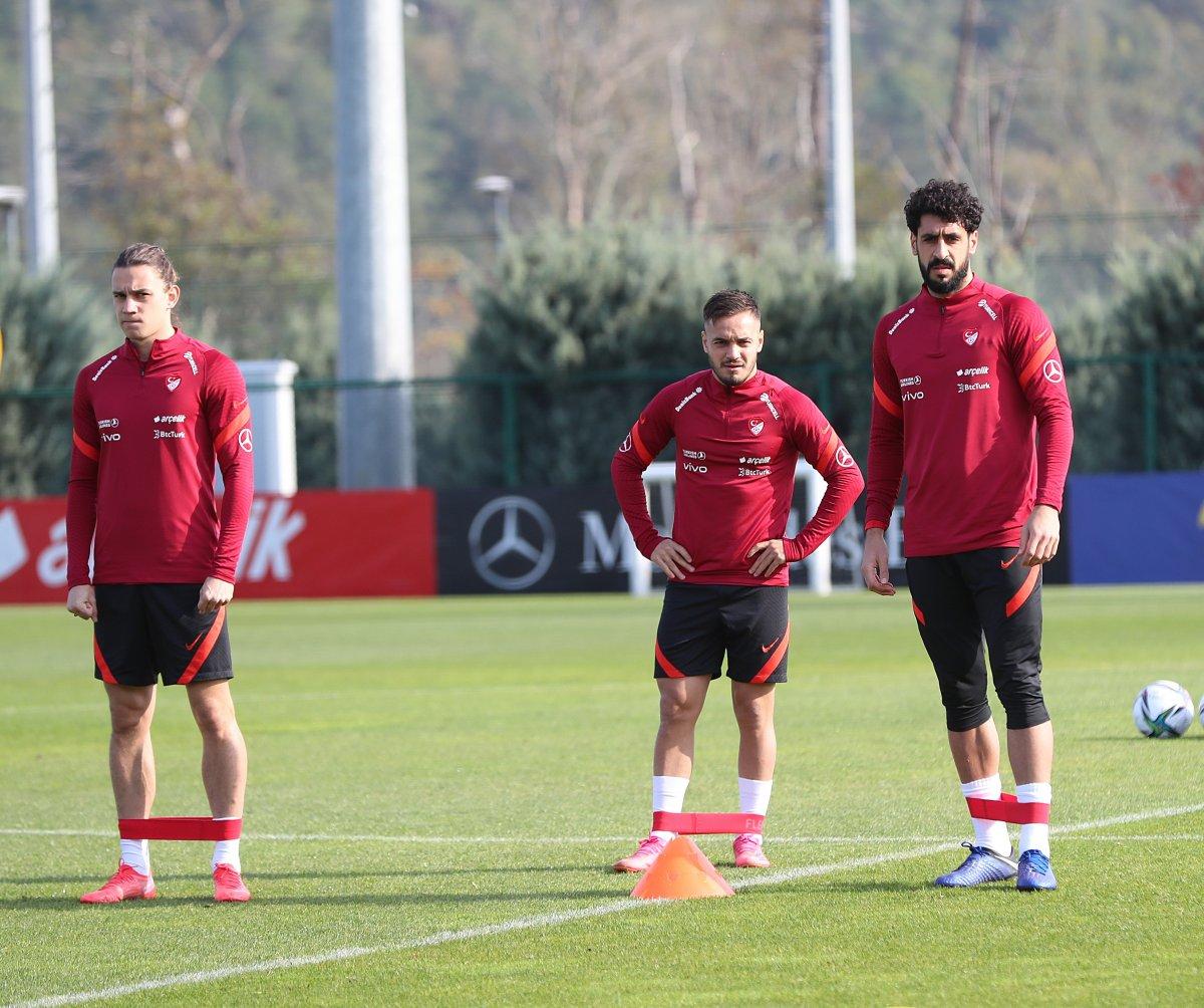 A Milli Futbol Takımı, Karadağ maçı hazırlıklarına başladı