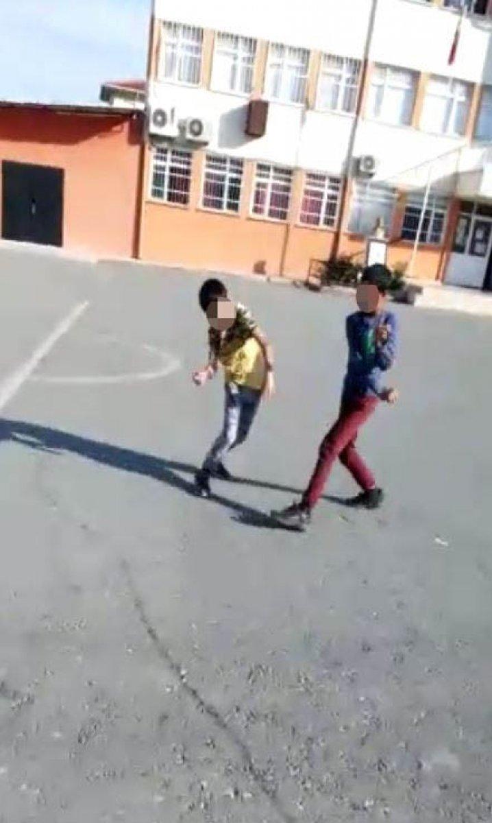 Antalya’da, çocukları dövüştürüp tezahürat yaptılar