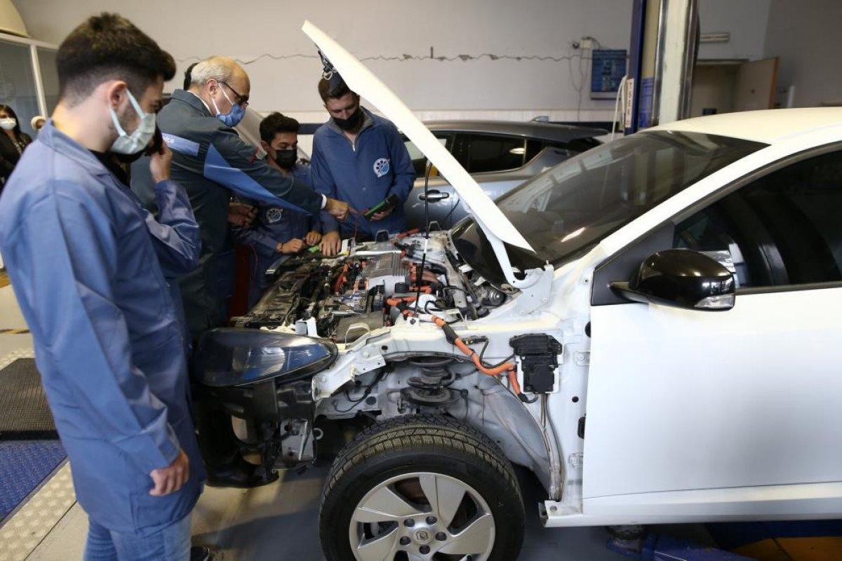 TOGG banttan inmeden teknik elemanlar mezun oluyor