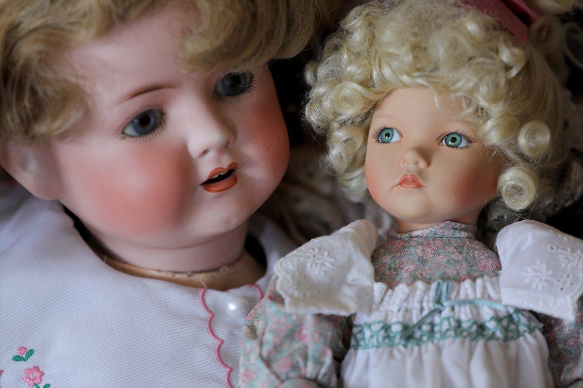 120 ülkeden topladığı 500 bebekli koleksiyonu görenler şaşırdı