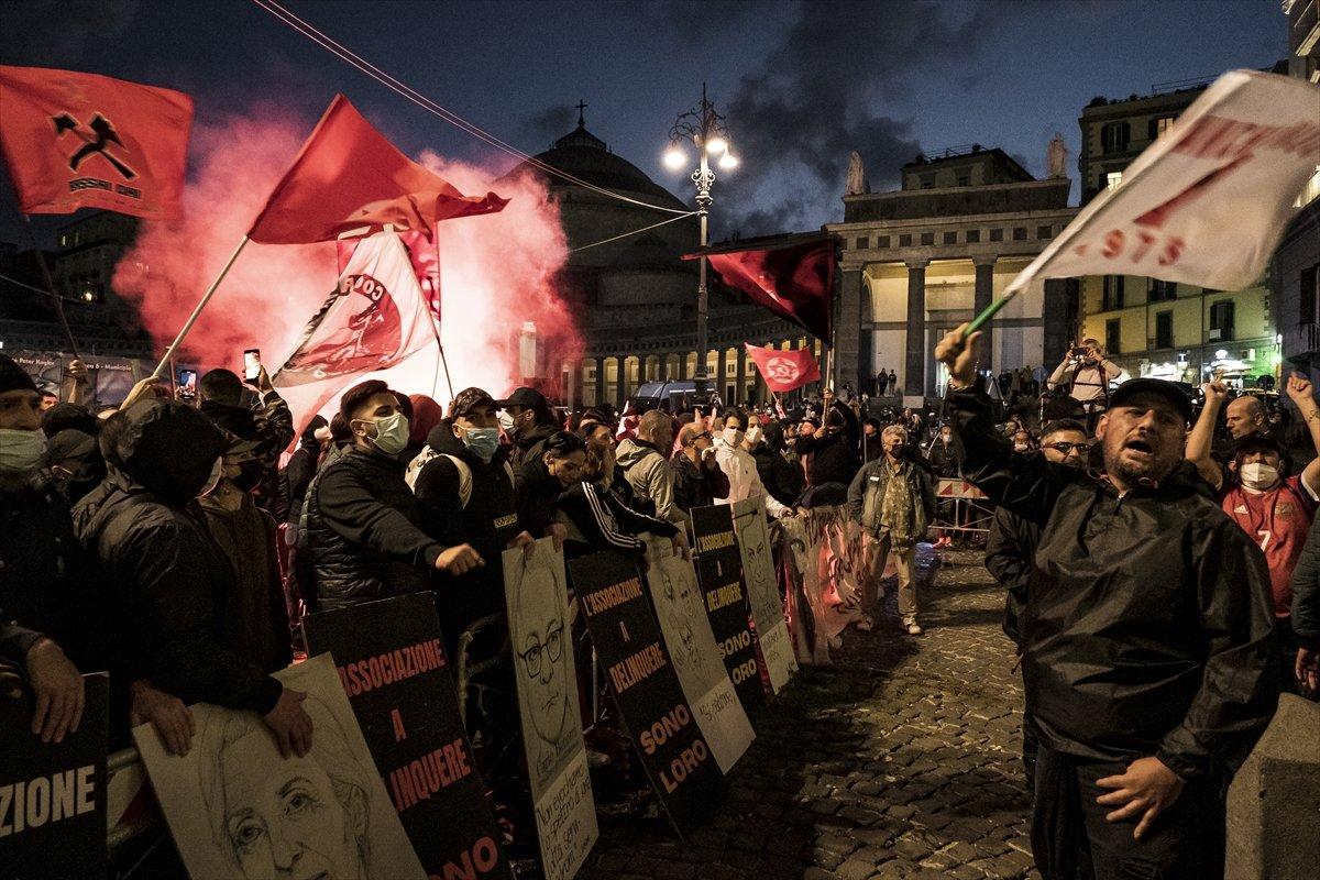 İtalya'da insanlar sokağa döküldü