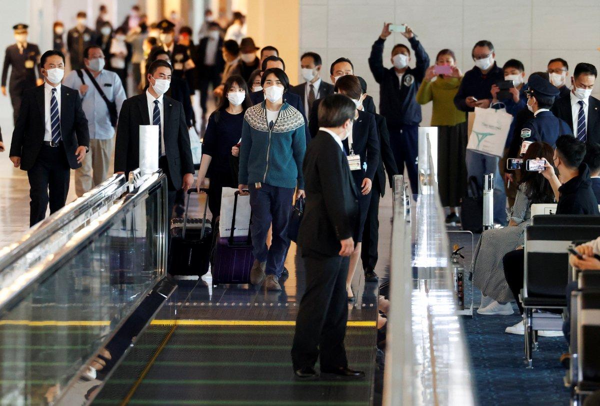 Prenses Mako, eşiyle birlikte Japonya'dan ayrıldı