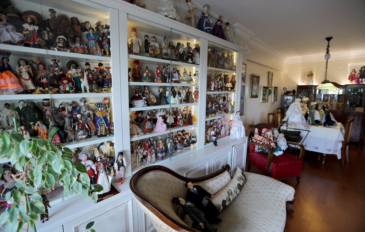 120 ülkeden topladığı 500 bebekli koleksiyonu görenler şaşırdı