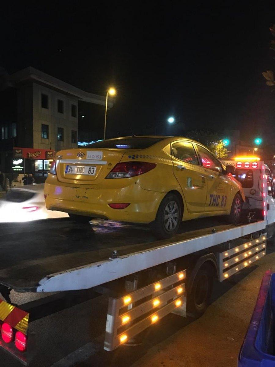 Üsküdar'da 'karşısının taksisiyim' deyip yolcu almayan araçlara trafikten men