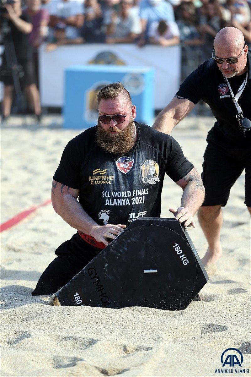 Antalya'da dünyanın en güçlü sporcuları yarışıyor