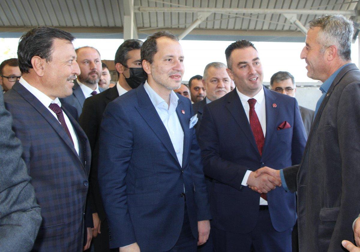 Fatih Erbakan meydanlara maskesiz döndü