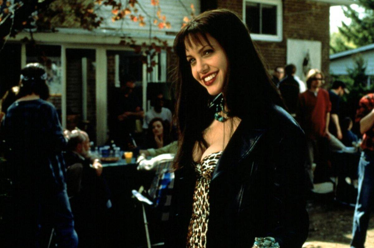 Angelina Jolie çektiği filmleri izlemediğini söyledi