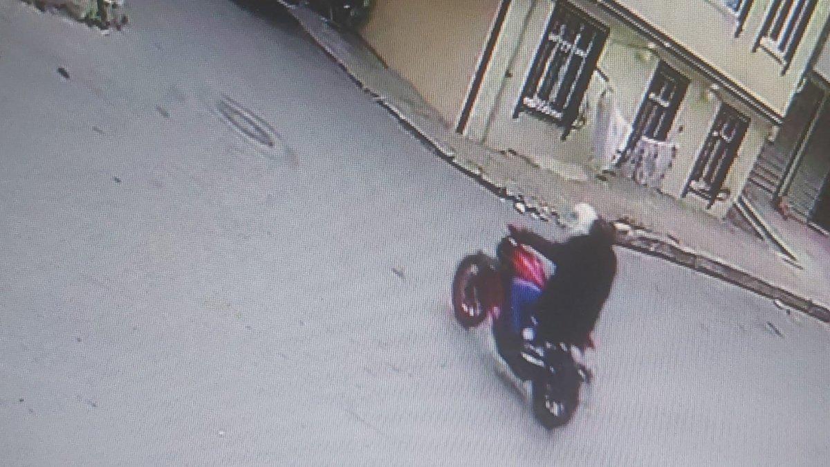 İstanbul'daki bir minibüse gaspçıların silahlı saldırısı