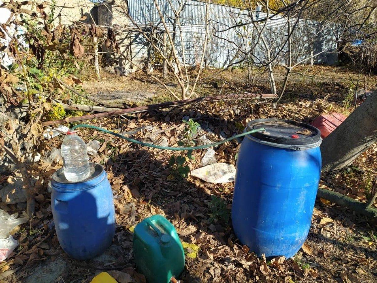 Afyonkarahisar'da jandarma baskınında adeta her yerden kaçak içki fışkırdı