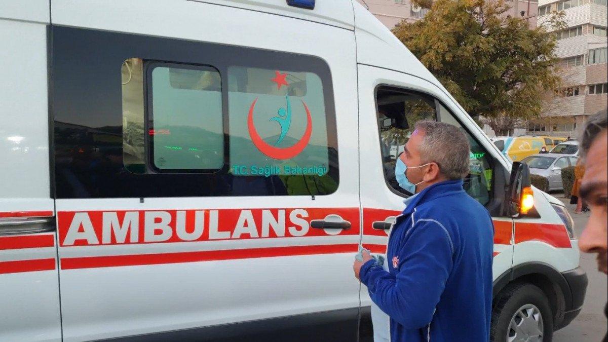 Kırıkkale'de kamyonet otomobilin kapısına çarptı, sürücünün parmağı koptu