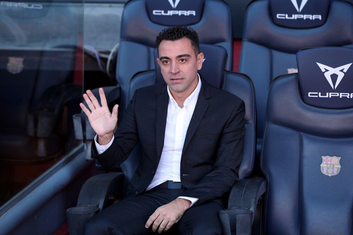 Xavi, Barcelona'da eski ekibi topluyor