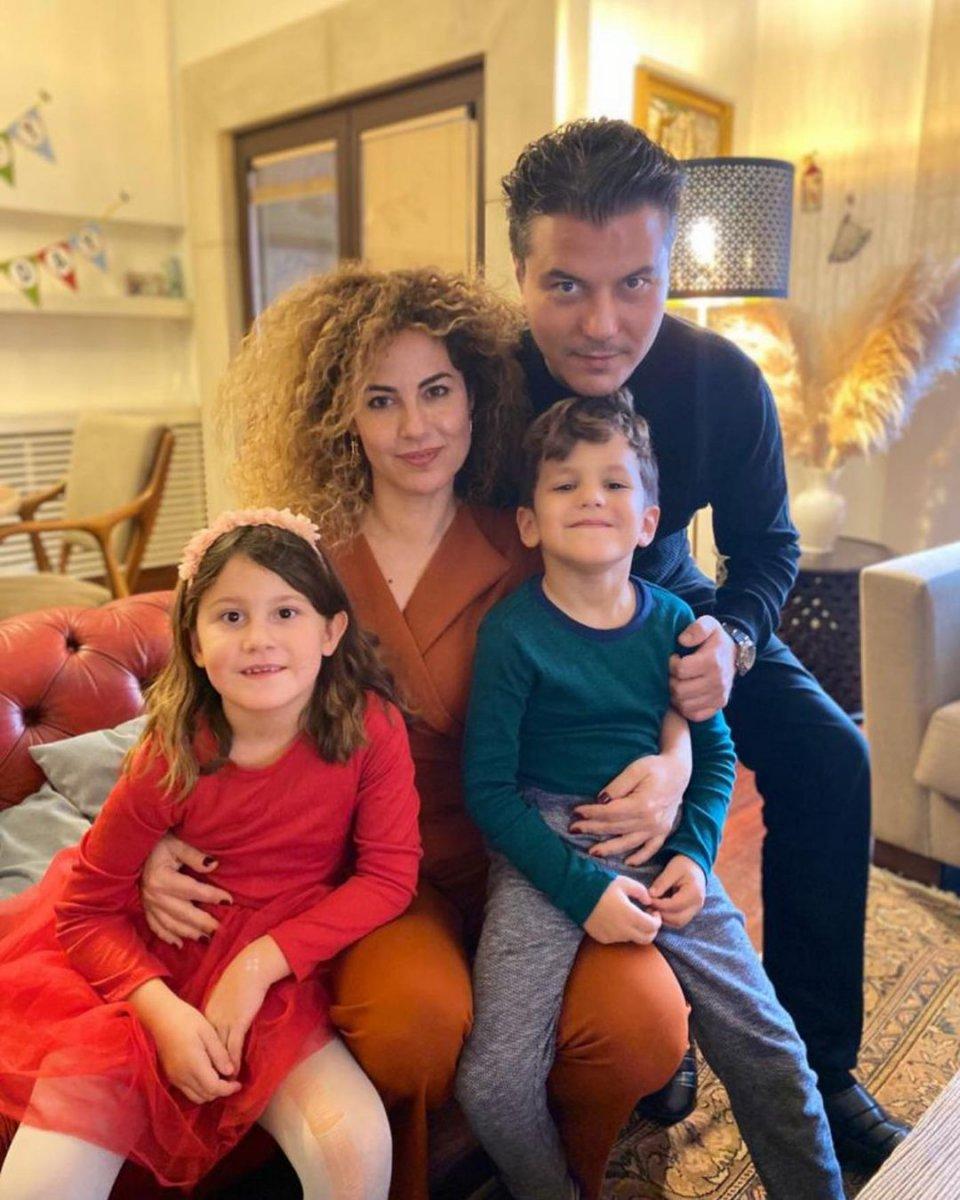 Suat Suna'nın aile fotoğrafı