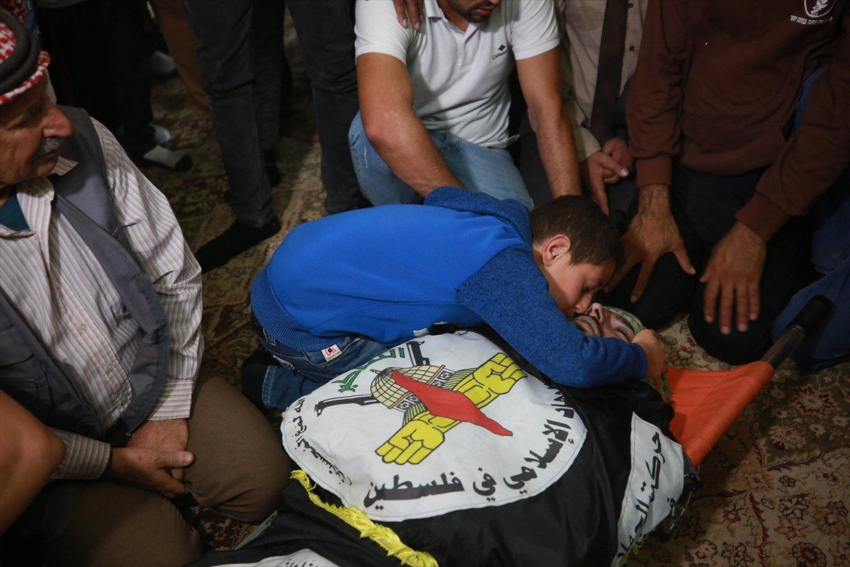 İsrail güçleri tarafından vurulan Filistinli genç, toprağa verildi