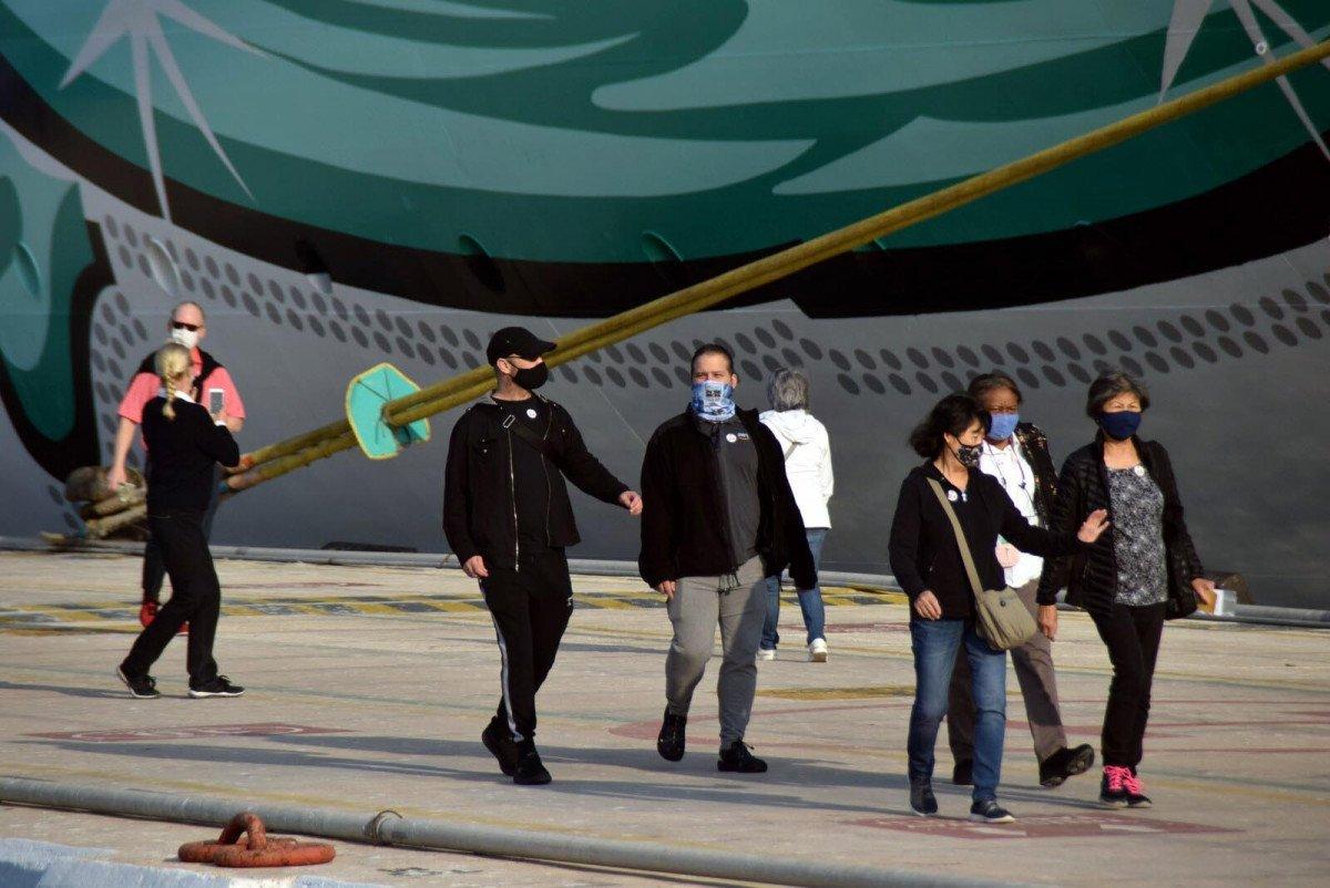 Dev kruvaziyer gemisi Kuşadası’na geldi