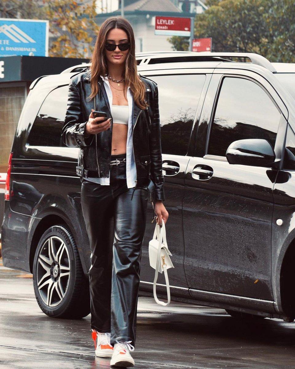 Zehra Güneş'in derili kombini dikkat çekti