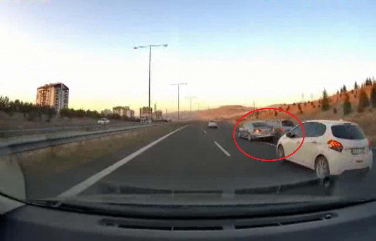 Ankara'da makas atan sürücü kaza yaptı