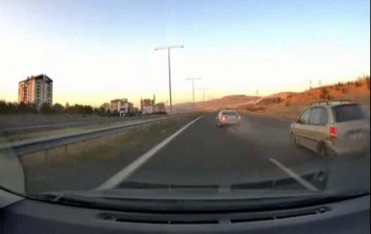 Ankara'da makas atan sürücü kaza yaptı