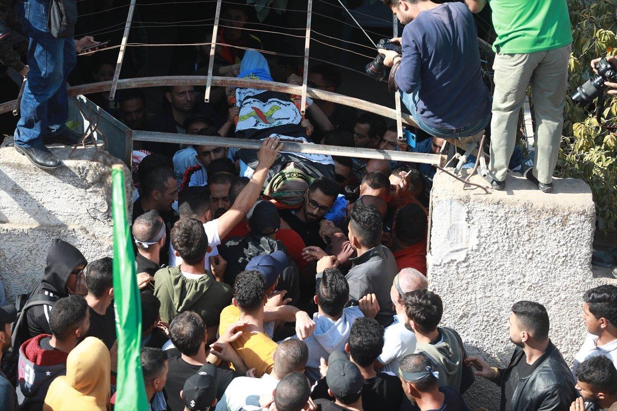 İsrail güçleri tarafından vurulan Filistinli genç, toprağa verildi