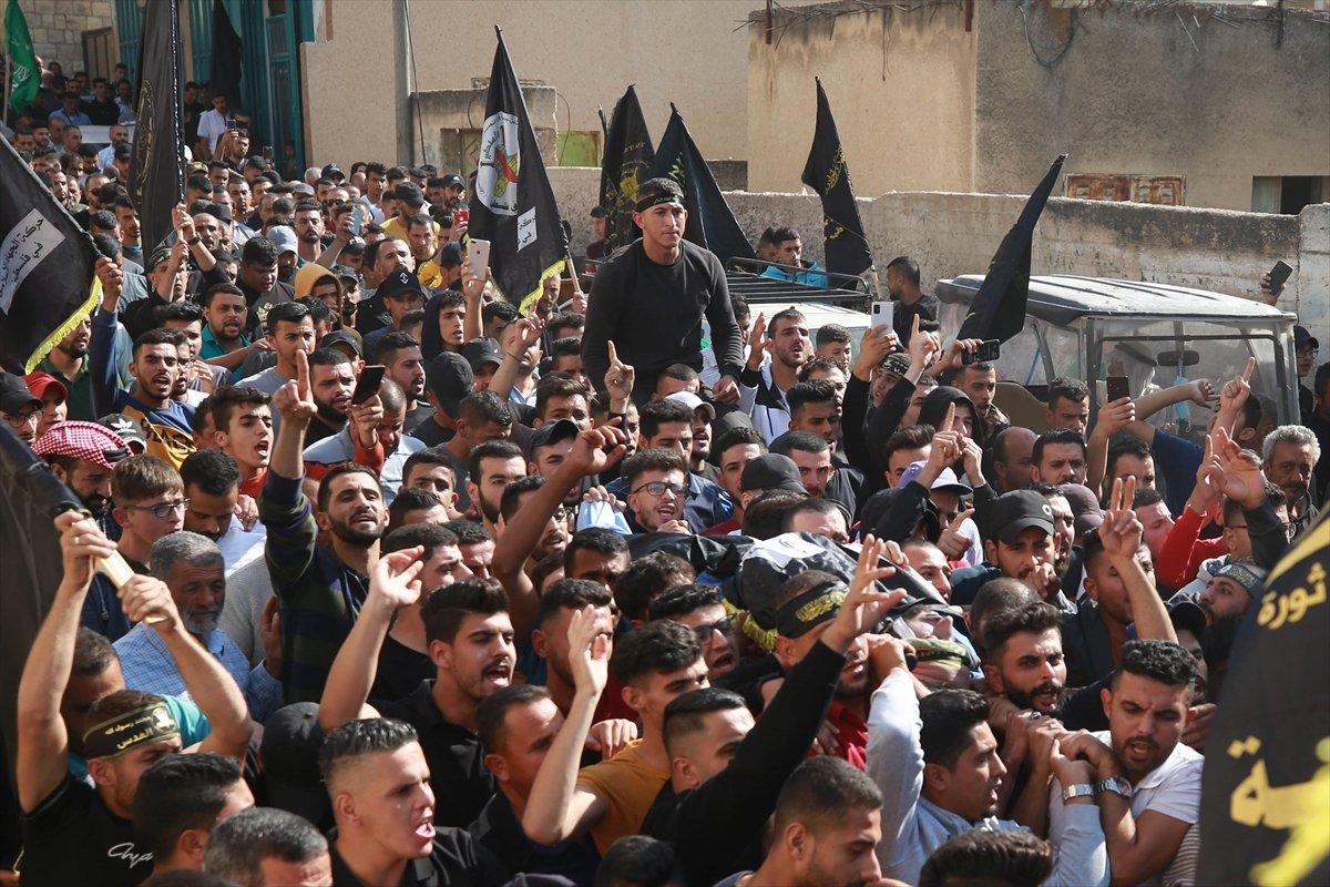 İsrail güçleri tarafından vurulan Filistinli genç, toprağa verildi