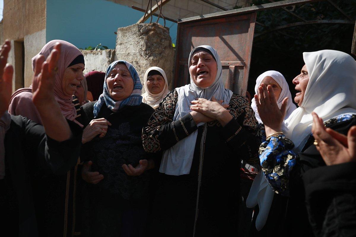 İsrail güçleri tarafından vurulan Filistinli genç, toprağa verildi