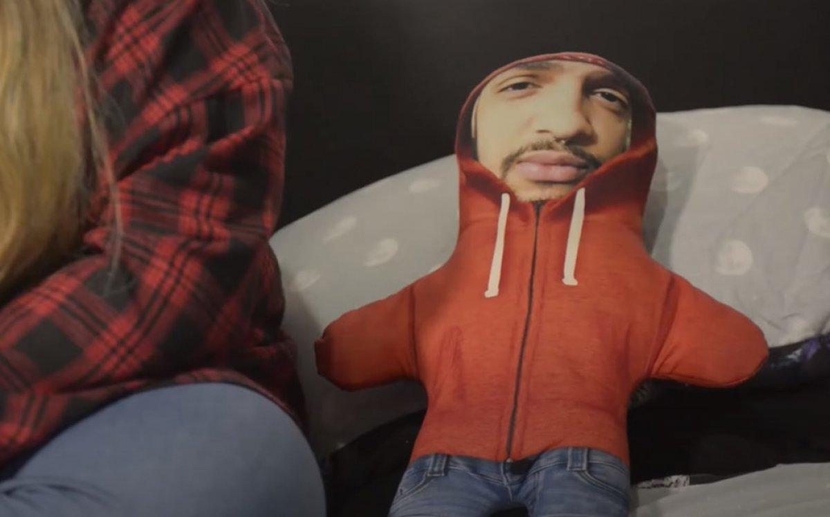 Facebook’ta tanıştığı ABD’li gençle, Zoom’da evlendi