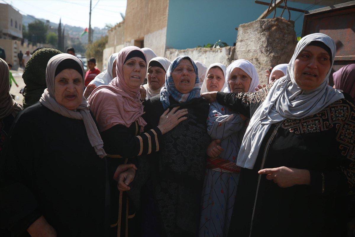 İsrail güçleri tarafından vurulan Filistinli genç, toprağa verildi