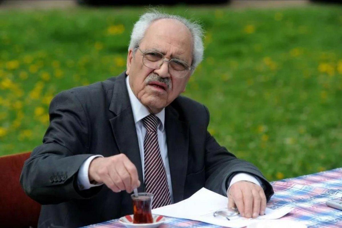 Cumhurbaşkanı Erdoğan Sezai Karakoç'un Mona Roza şiirini okudu