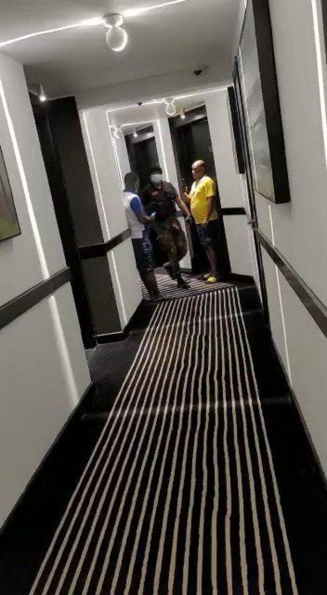 Eski Fenerbahçeli Samatta otelde rehin alındı