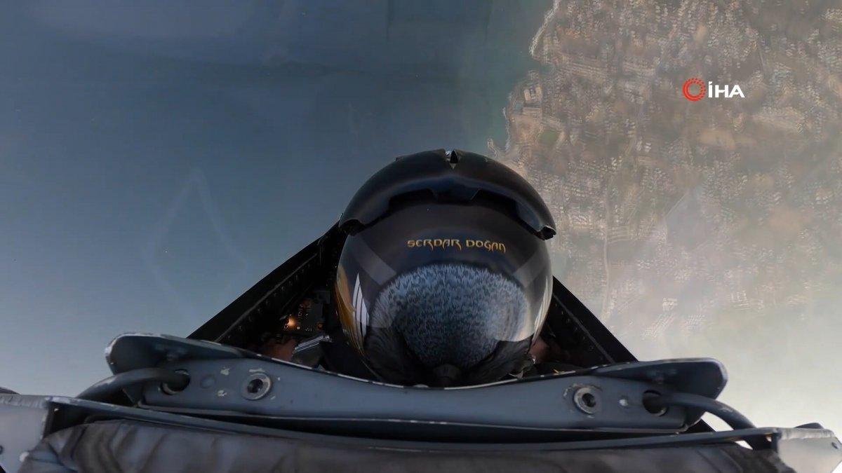 SOLOTÜRK’ten KKTC semalarında hayran bırakan gösteri