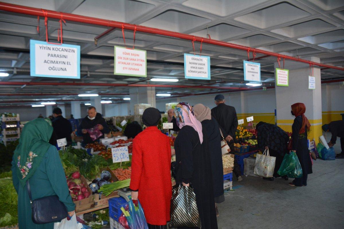 Gümüşhane'de pazarcılar, zehirlenme sonrası ıspanak satışından şikayetçi