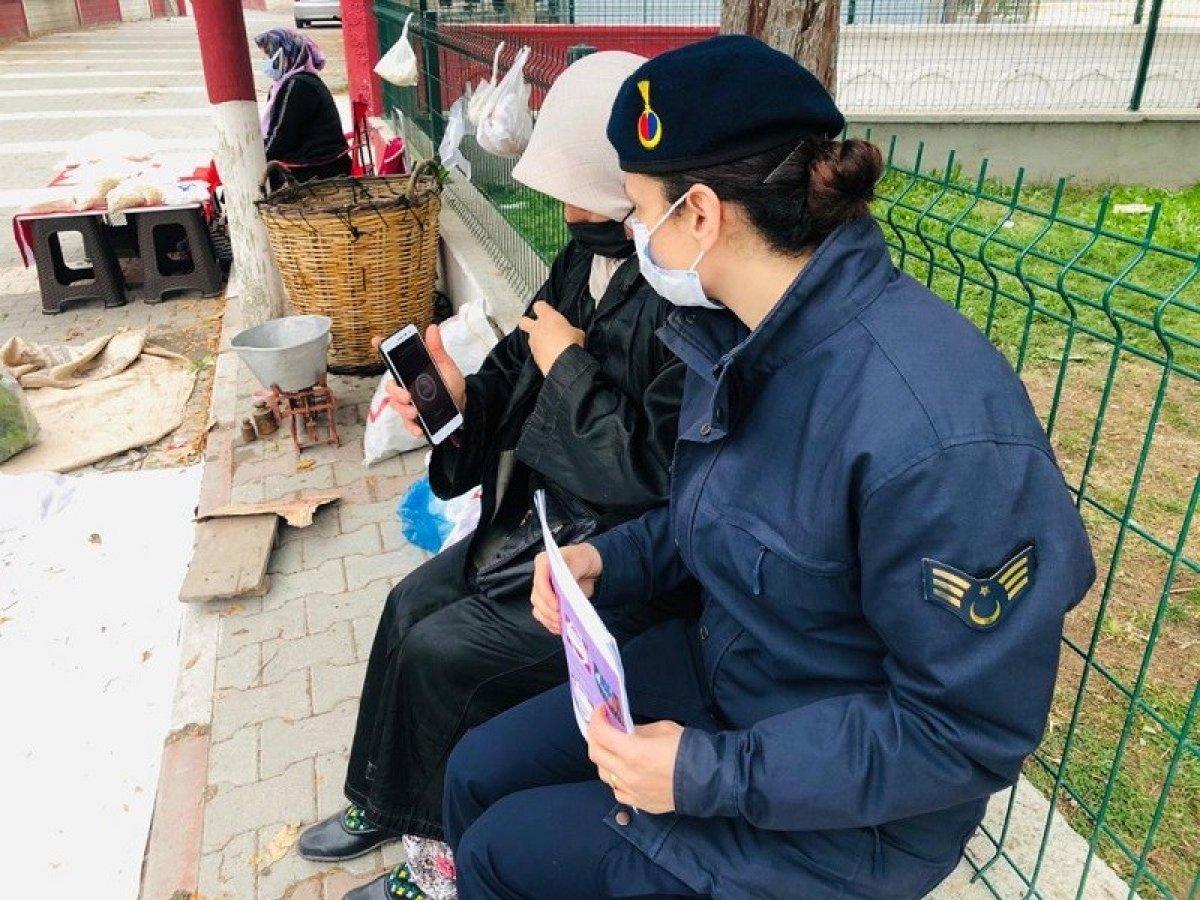 Jandarmadan köylü kadınlara KADES uygulaması