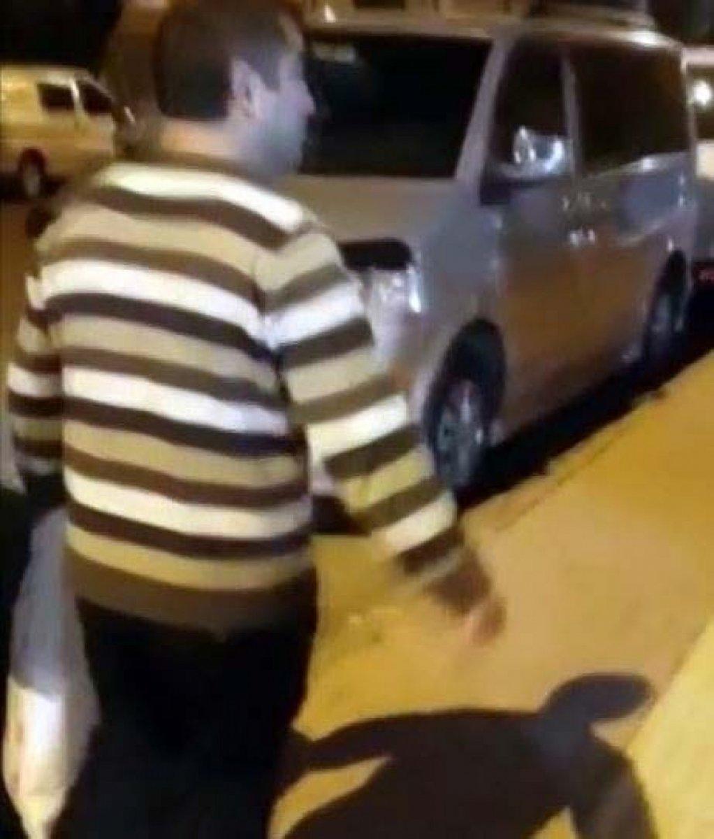 Gaziantep’te, kedileri çuvala koyup götürürken yakalandı