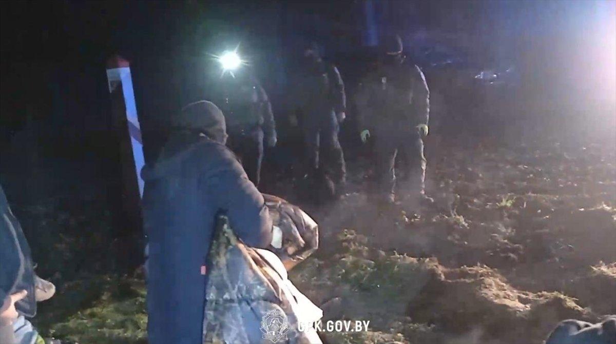 Belarus-Litvanya sınırındaki göçmenlere köpekle müdahale ediliyor