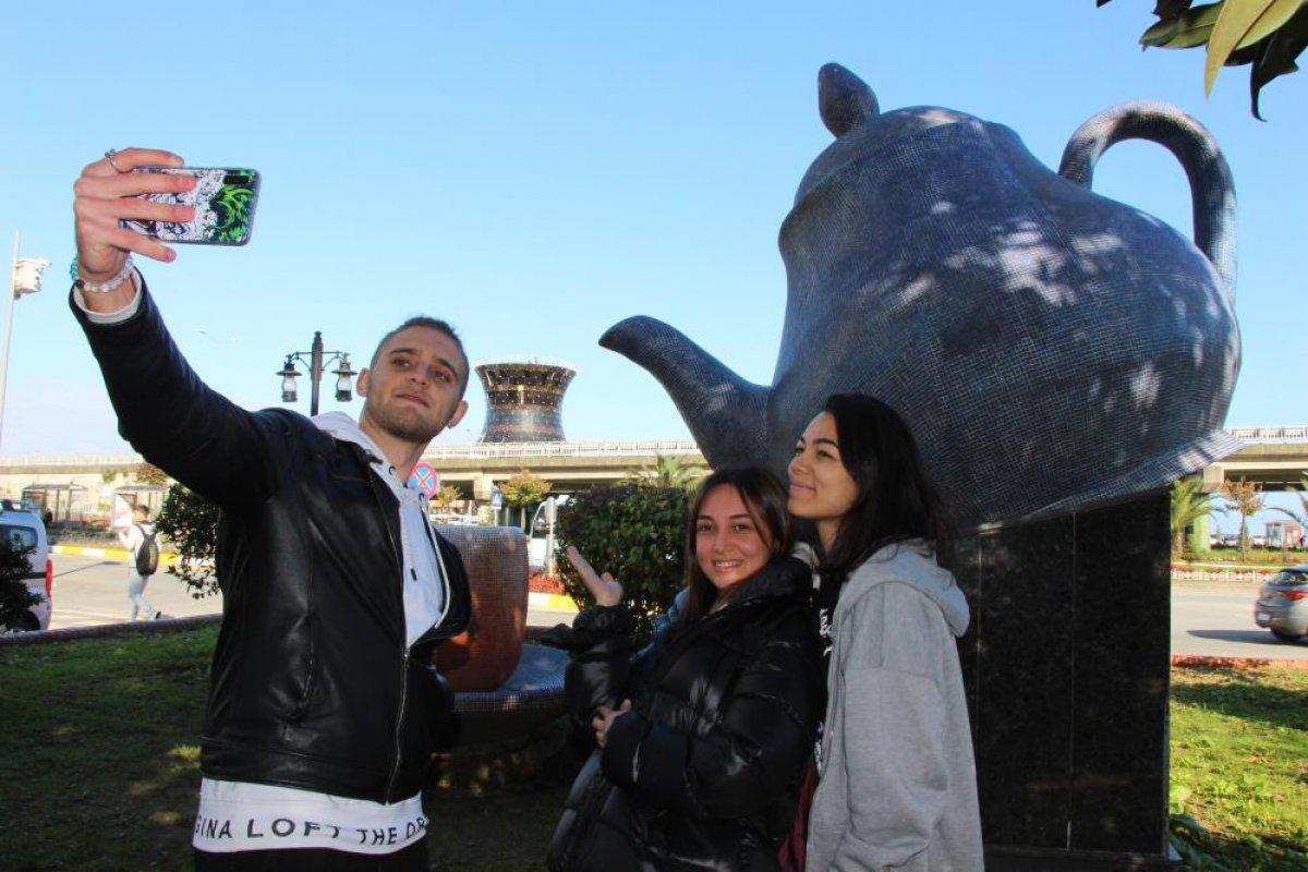 Rize'den Çay Çarşısı ve çaydanlık heykeli fotoğrafları