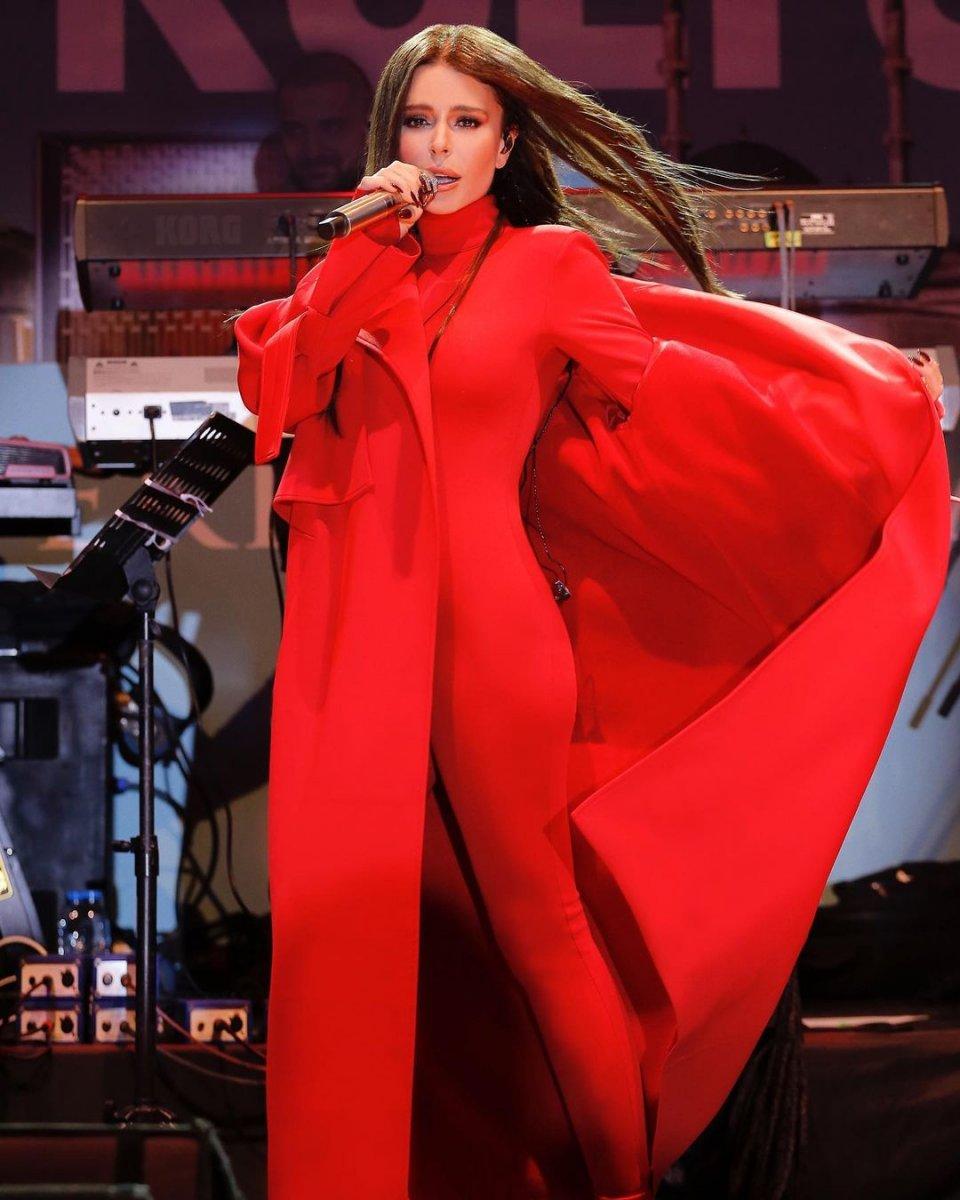 Simge Sağın: Harcadığım paraya üzülmem