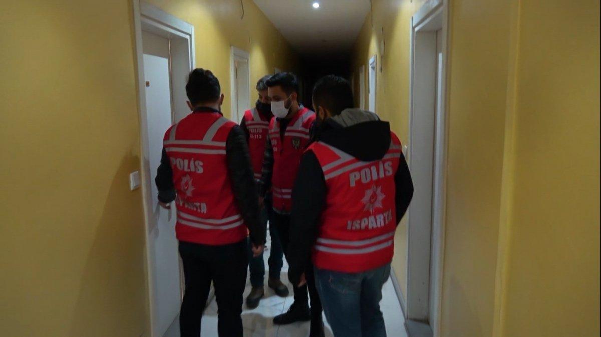 Isparta'da fotoğraf paylaşıp fuhşa yönelen şahıslar yakalandı