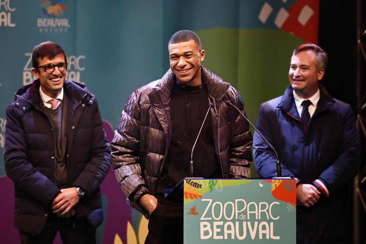 Kylian Mbappe pandaya vaftiz babası oldu