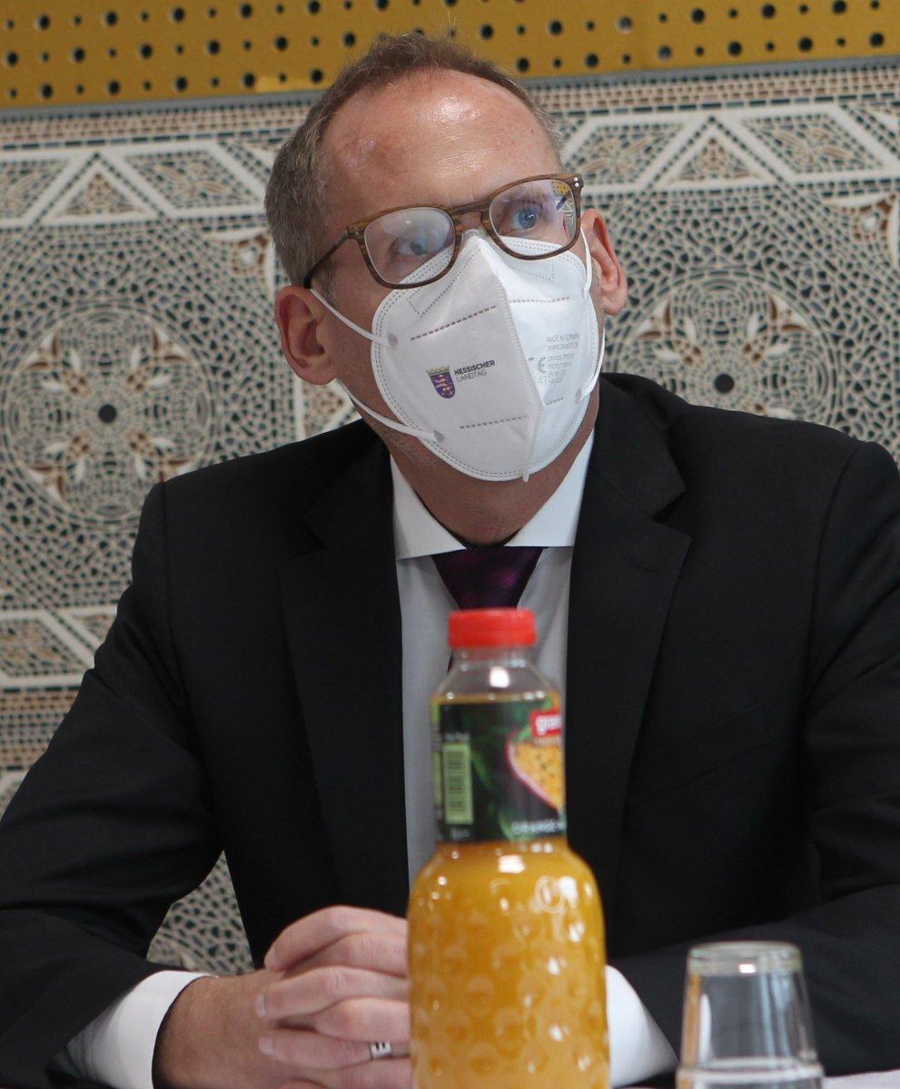 Almanya Hessen Eyalet Sağlık Bakanı, camilerde ‘aşı olun’ çağrısı yaptı