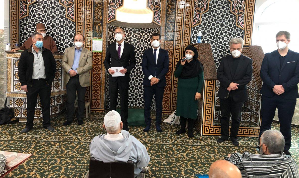 Almanya Hessen Eyalet Sağlık Bakanı, camilerde ‘aşı olun’ çağrısı yaptı