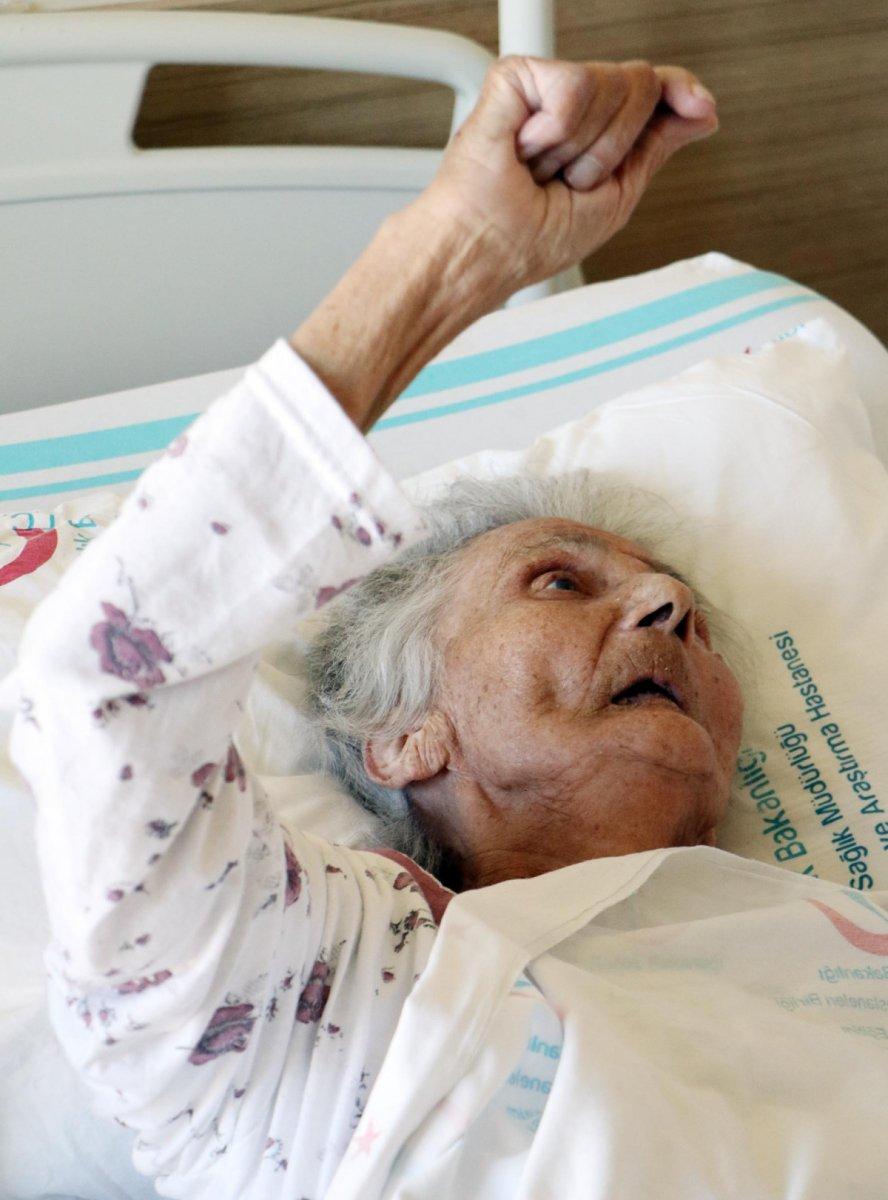 Erzurum'da 90 yaşında koronavirüsü yendi