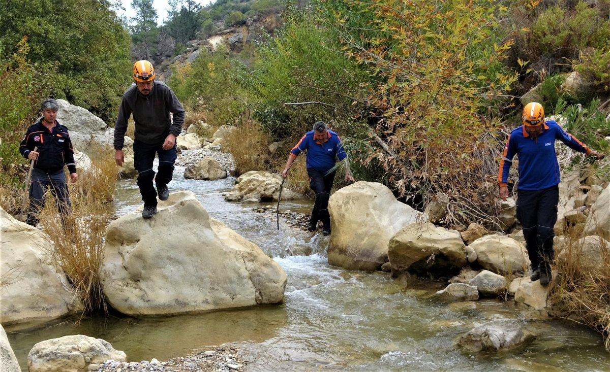 Mersin’de kaybolan Müslüme’yi arama çalışmaları sürüyor