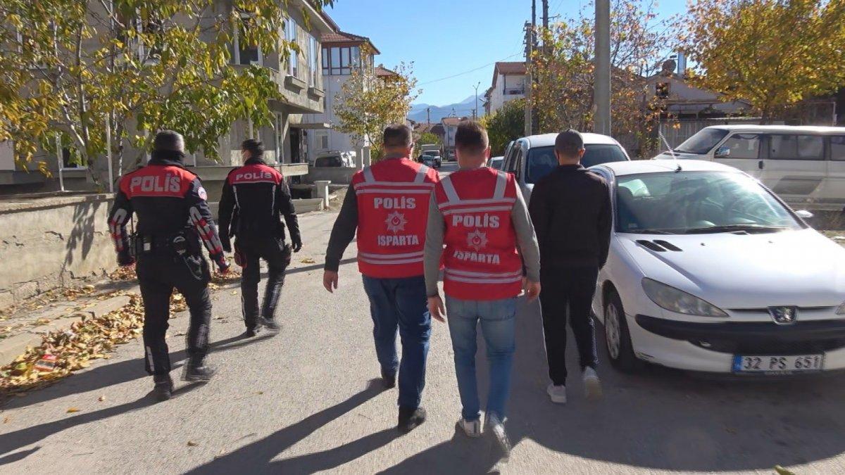 Isparta'da fotoğraf paylaşıp fuhşa yönelen şahıslar yakalandı
