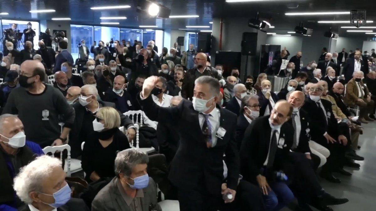 Beşiktaş Divan Kurulu'nda kavga çıktı
