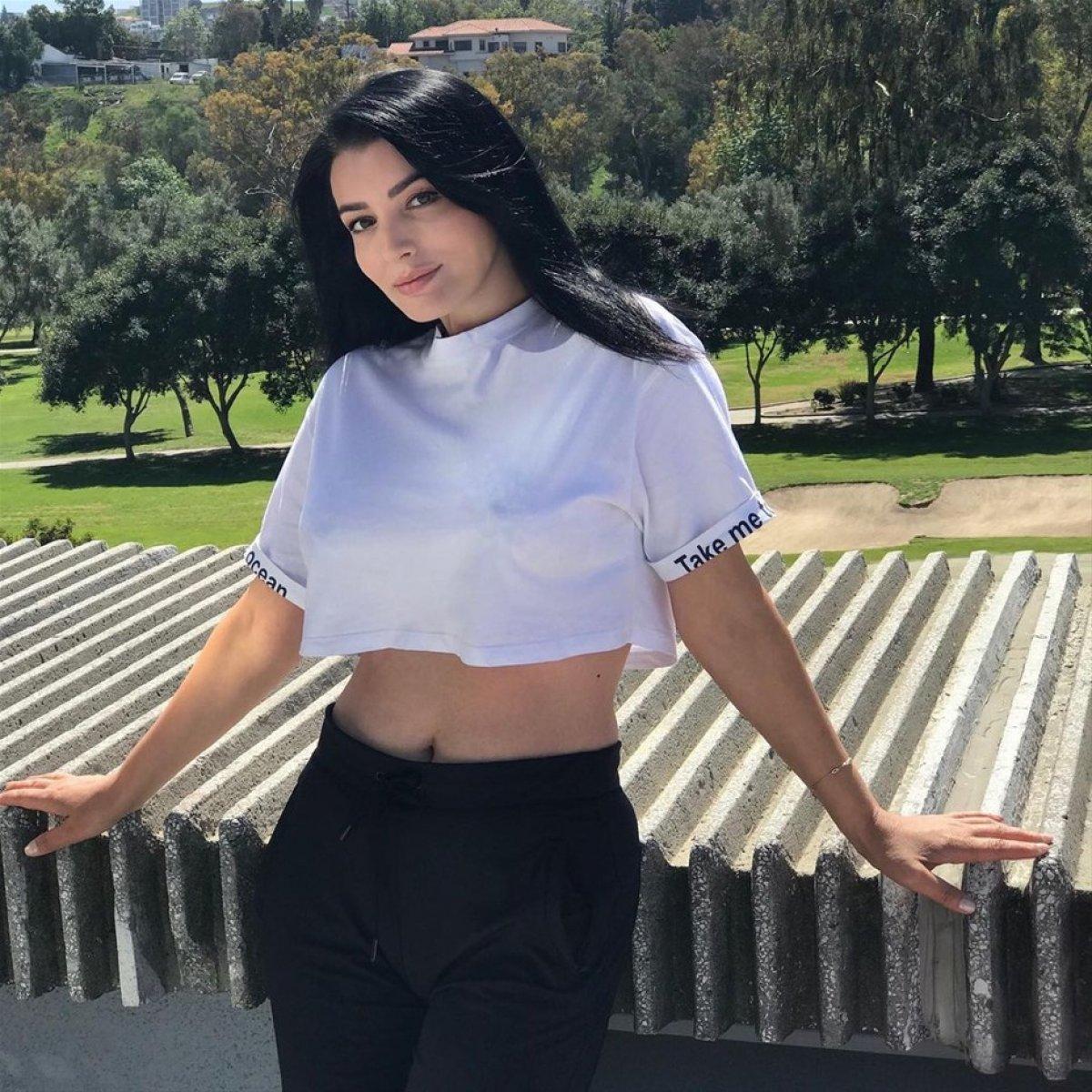 Aleyna Tilki'nin annesi, takipçisinin attığı mesajı paylaştı